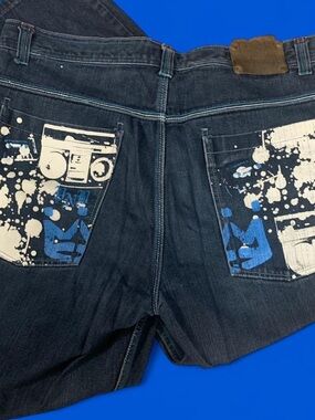 Graphic Paint-Splatter Back Pocket Dark Wash baggy Jeans